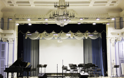 «Я выхожу на сцену…»